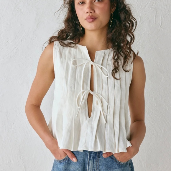 Vrg grl Valeria Linen top - Picture 2 of 3